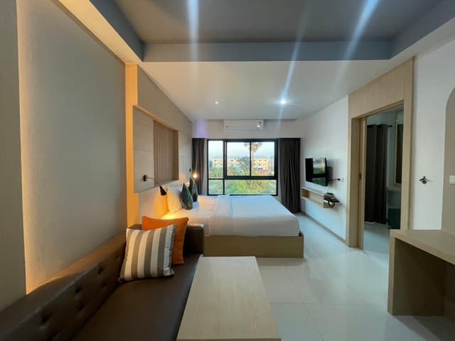 Deluxe King Room