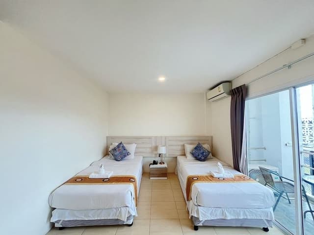 Standard Twin Room