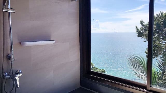 Deluxe Suite, Ocean View (A2)