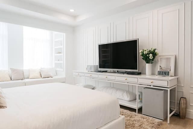 Deluxe - King Bed