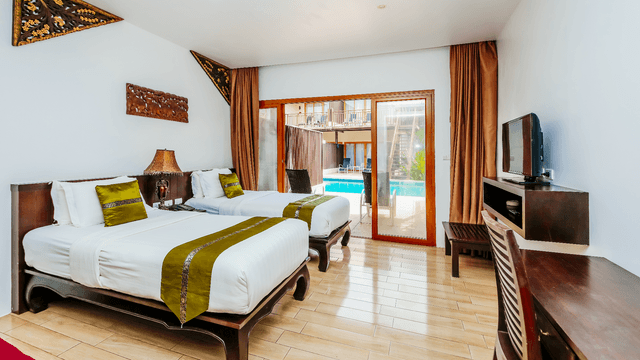 Deluxe Pool Access Room