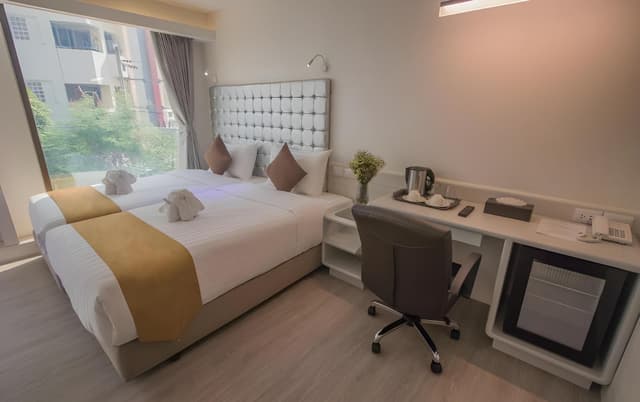 Standard Hollywood Twin Room
