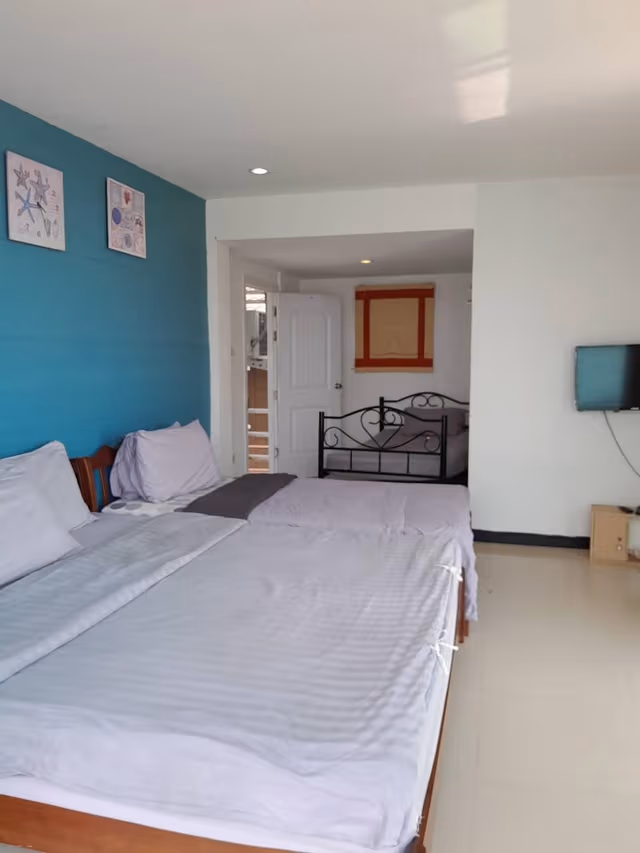 Family Room with 3 Beds