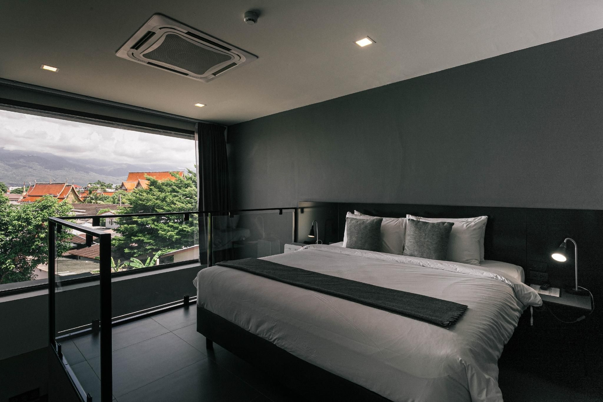 โรงแรมครูว์ (CREW Hotel)3