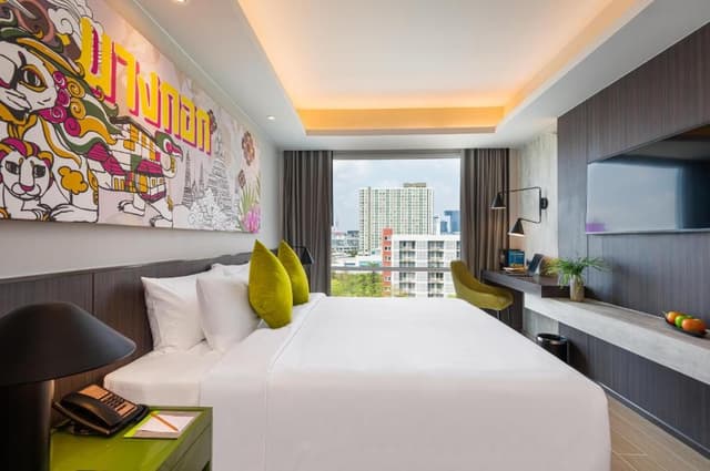 Deluxe City View King Room
