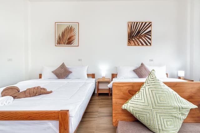 Room, Multiple Beds, Garden View