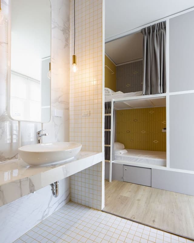 Bed in 12-Bed Mixed Dormitory Room ( En Suite Bathroom)