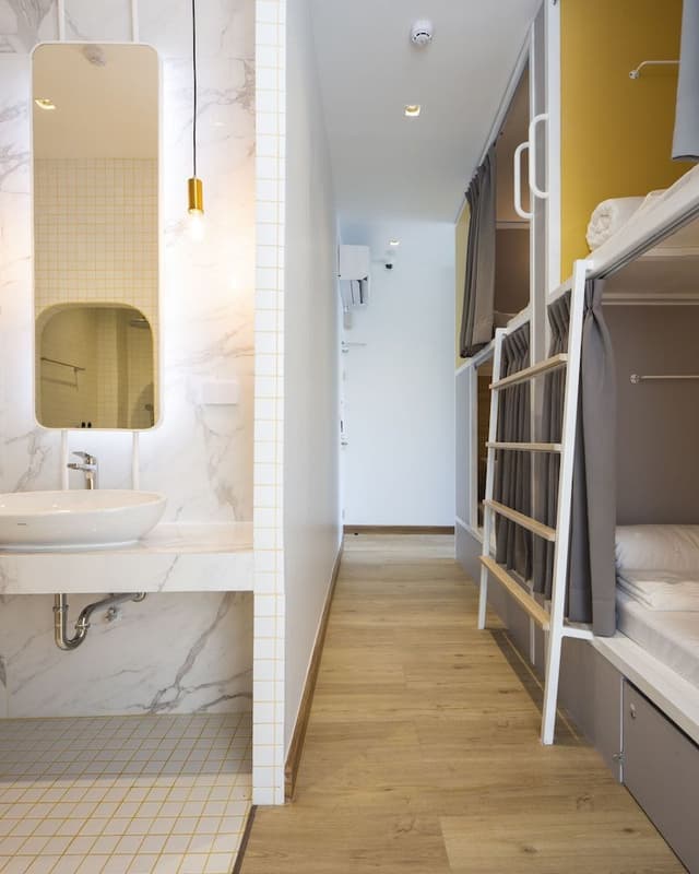 Bed in 12-Bed Mixed Dormitory Room ( En Suite Bathroom)