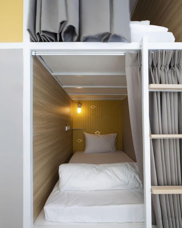 Bed in 12-Bed Mixed Dormitory Room ( En Suite Bathroom)