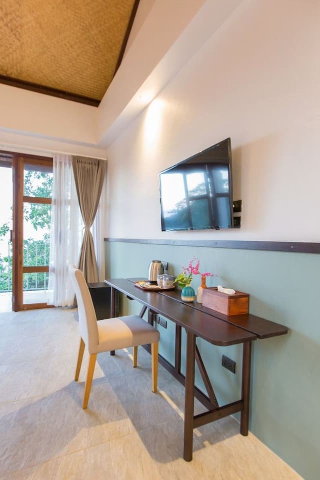 Hilltop Sea View Room