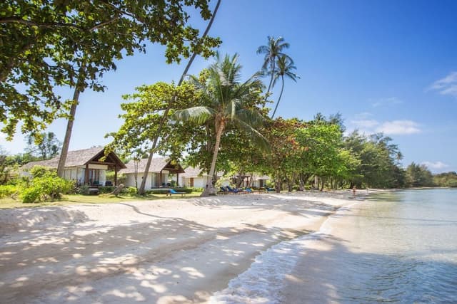 Beachfront Deluxe Villa