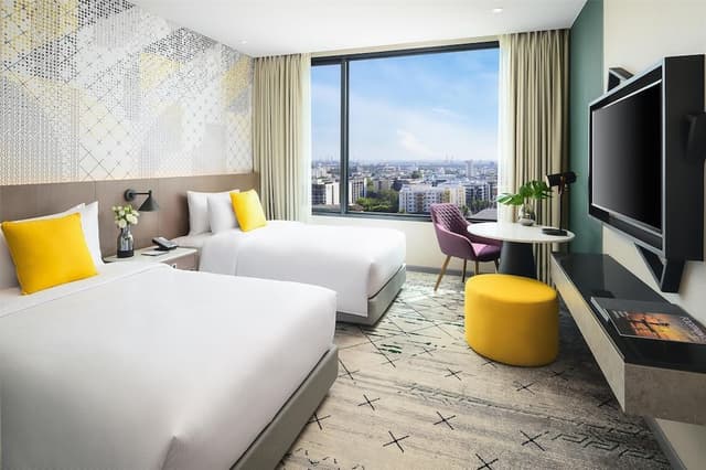 Superior Skyline Twin Room
