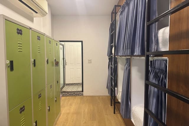 Shared Dormitory, Women only
