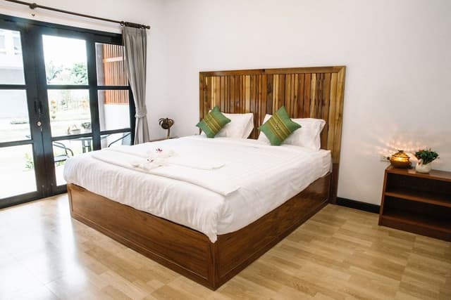 Deluxe Double Room, 1 Queen Bed, Non Smoking, Pool Access