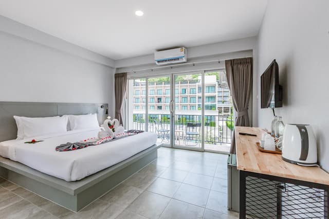 Deluxe Double Room with Bath
