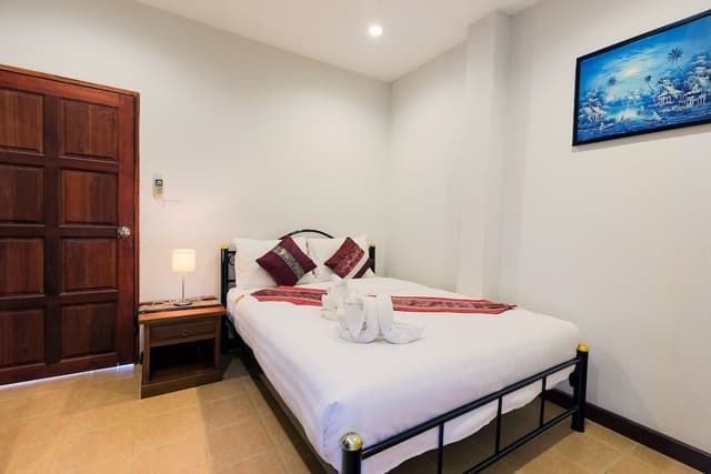 Standard Apartment, 1 King Bed, Kitchenette, Ground Floor