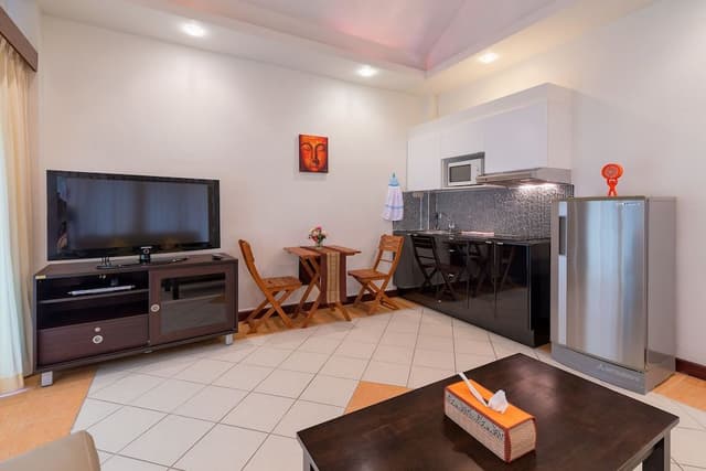 Deluxe Apartment, 1 King Bed, Balcony, Poolside