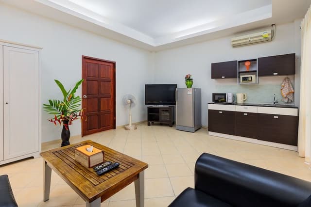 Standard Apartment, 1 King Bed, Kitchenette, Ground Floor