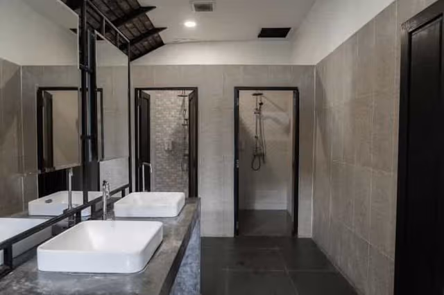 Room with Share Bathroom (For 12 Beds)
