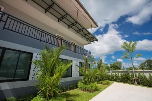 Phant@Thalang Service Apartment1