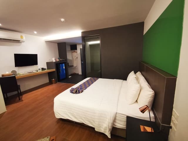 Deluxe King Room