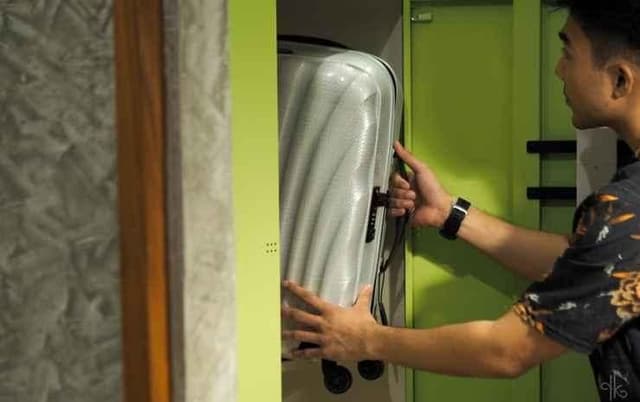 Mixed Dorm Shared Bathroom