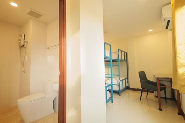 Quadruple Room with Private Bathroom