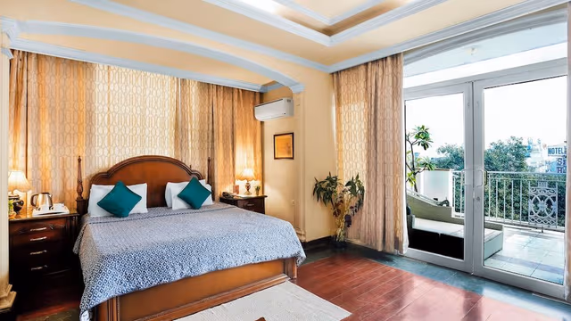 Suite with Airport Pickup