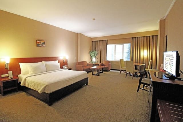Grand Deluxe Hollywood