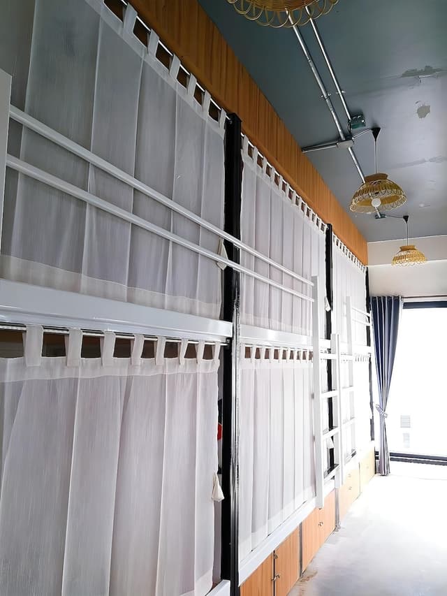 6-Bed Mixed Dormitory with Shared Bathroom