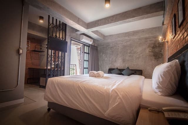 Deluxe Queen Room
