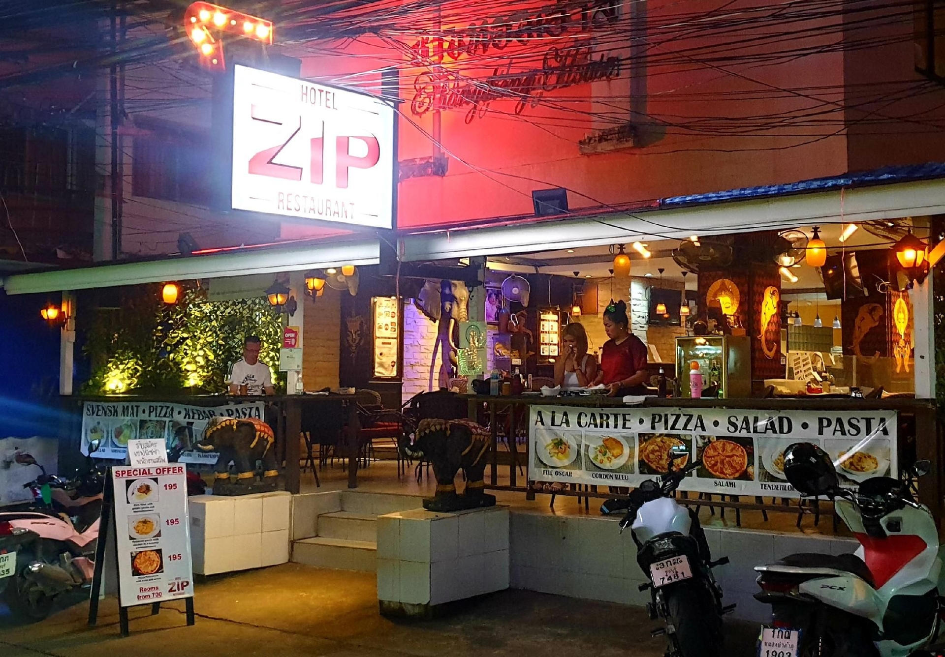 ซิป เลาจน์ แอนด์ อพาร์ตเมนต์ (Zip Lounge & Apartments)4