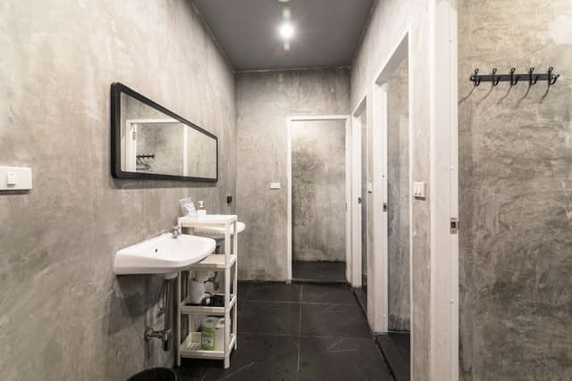 6-Bed Mixed Dormitory