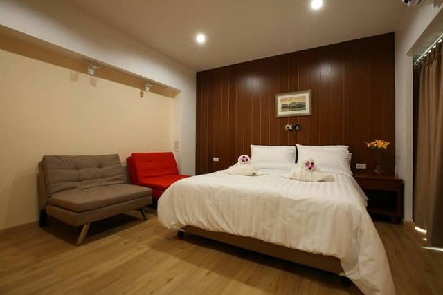 Deluxe Queen Room