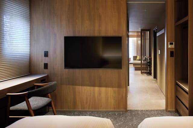 Deluxe Studio Suite