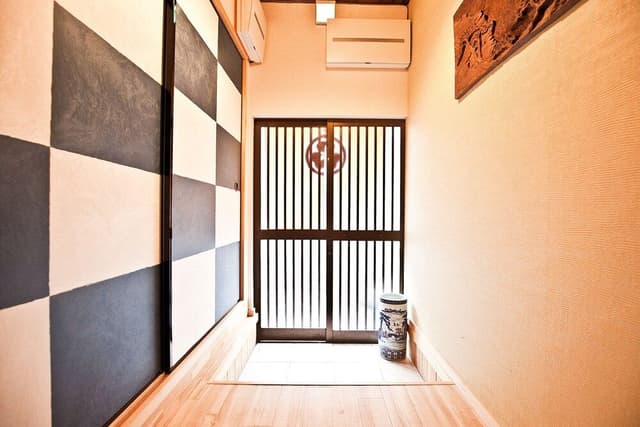 House, Non Smoking