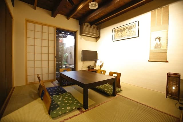 House, Non Smoking