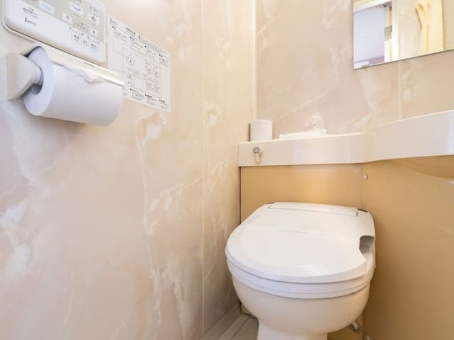 Semi Double Room (Smoking)