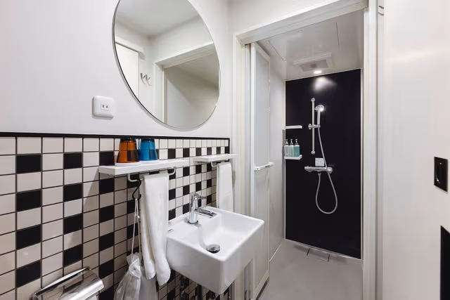 High floor ocean view Hollywood Twin room