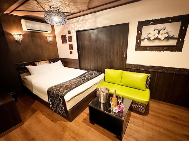 Moderate Room