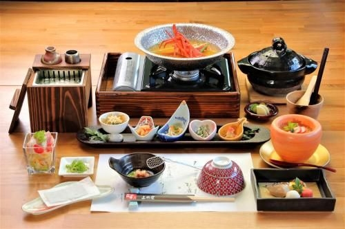 อูเอะดะยะ เรียวกัง แอนเน็กซ์ (Uedaya Ryokan Annex)1