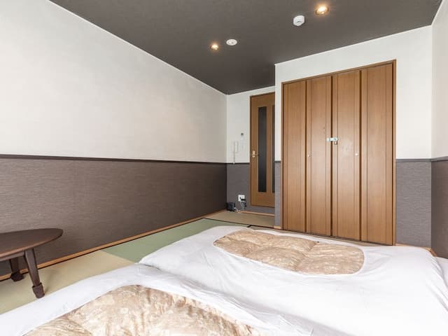 Japanese Room up to 2 guests (Non-Smoking)