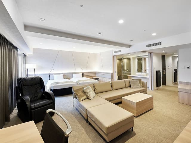 Junior Suite Room - Non-Smoking