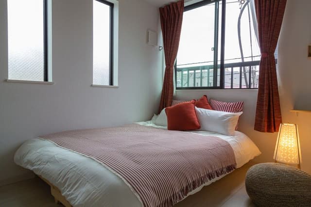 Romantic Apartment, 1 Large Twin Bed, Non Smoking