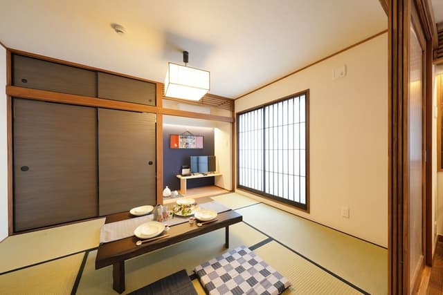 Japanese Western Style Family Room, 2 Bathrooms
