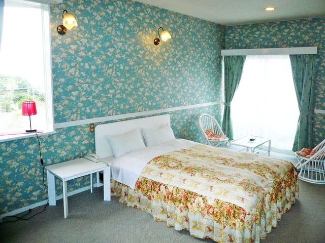Basic Double Room, 5 Bedrooms, Beachside