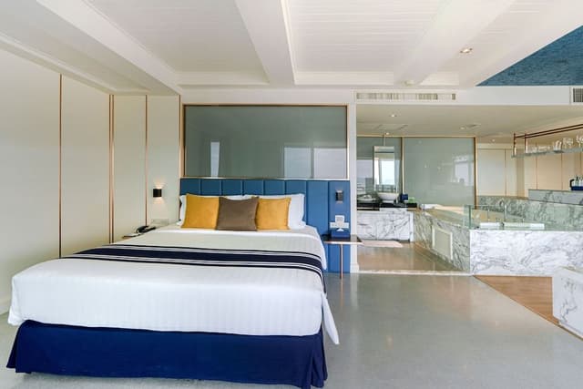 Ocean Front Suite