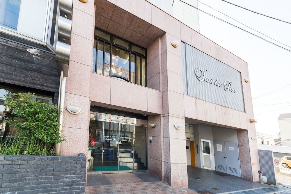 โรงแรมซันไรส์ อินน์ (Hotel Sunrise Inn)4