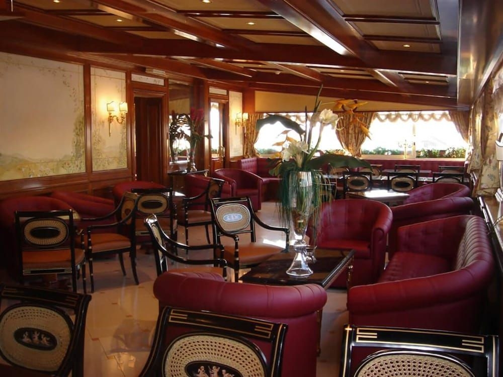 Hotel Champagne Palace3