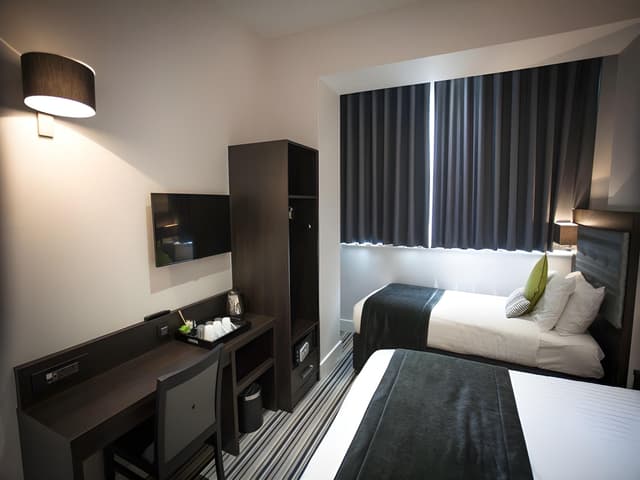 Triple Room